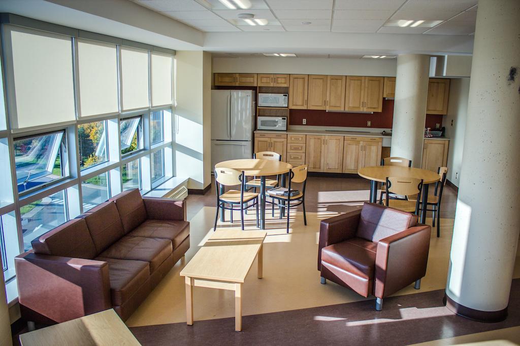 Memorial University St. John's Quarto foto